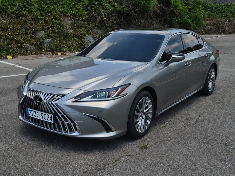 Lexus ES 2026