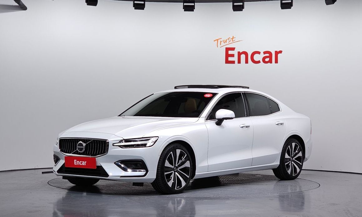 Volvo S60 2025