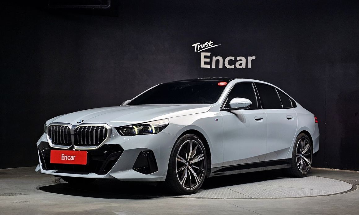 BMW 5-Series 2024