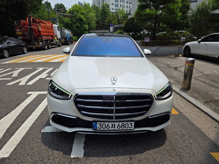 Mercedes-Benz S-Class 2023