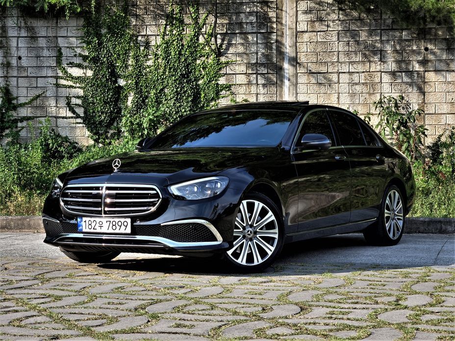 Mercedes-Benz E-Class 2022