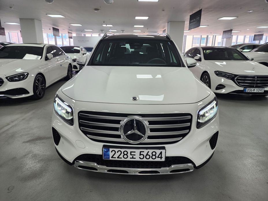 Mercedes-Benz GLB-Class 2025