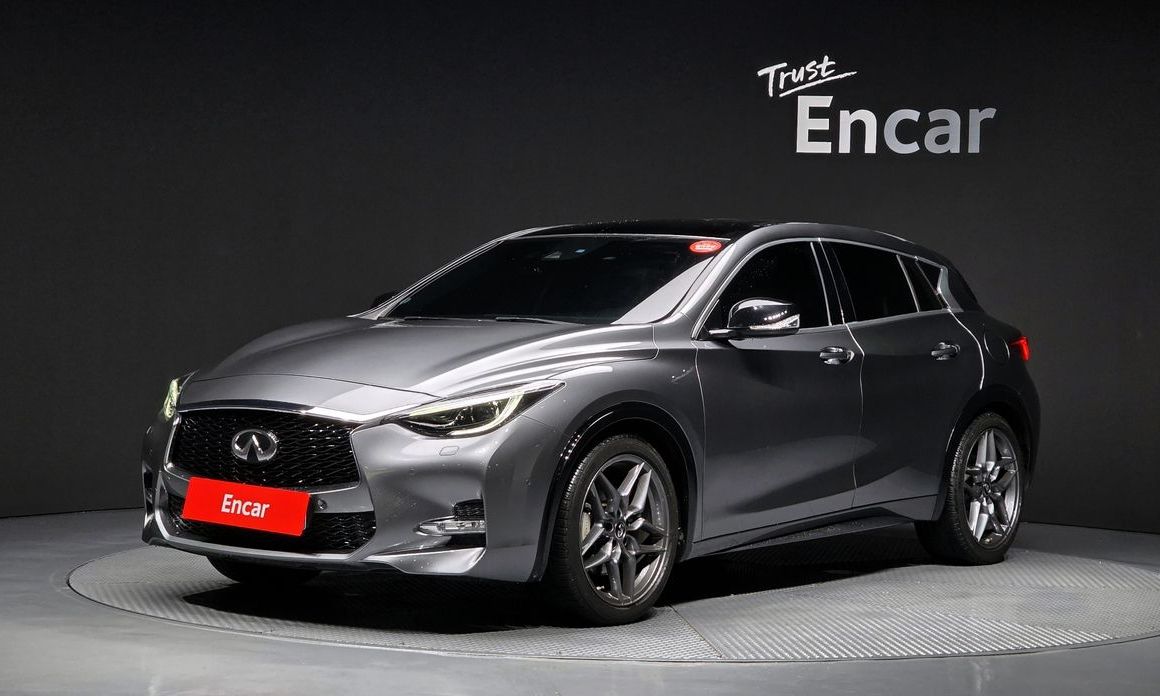 Infiniti Q30 2019