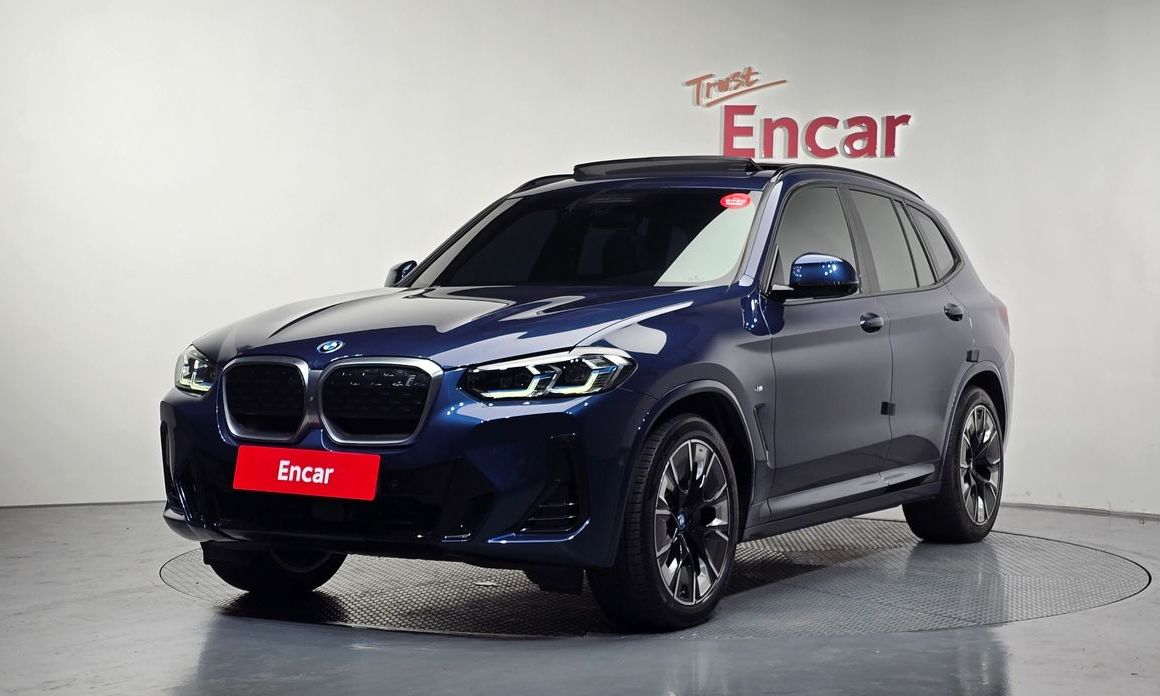 BMW iX3 2024