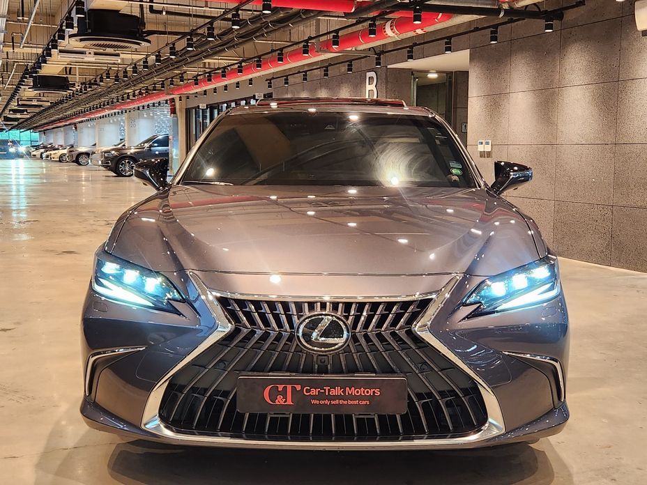 Lexus ES 2024