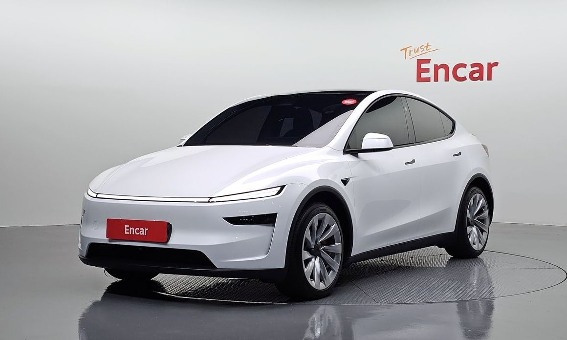 Tesla Model Y 2025