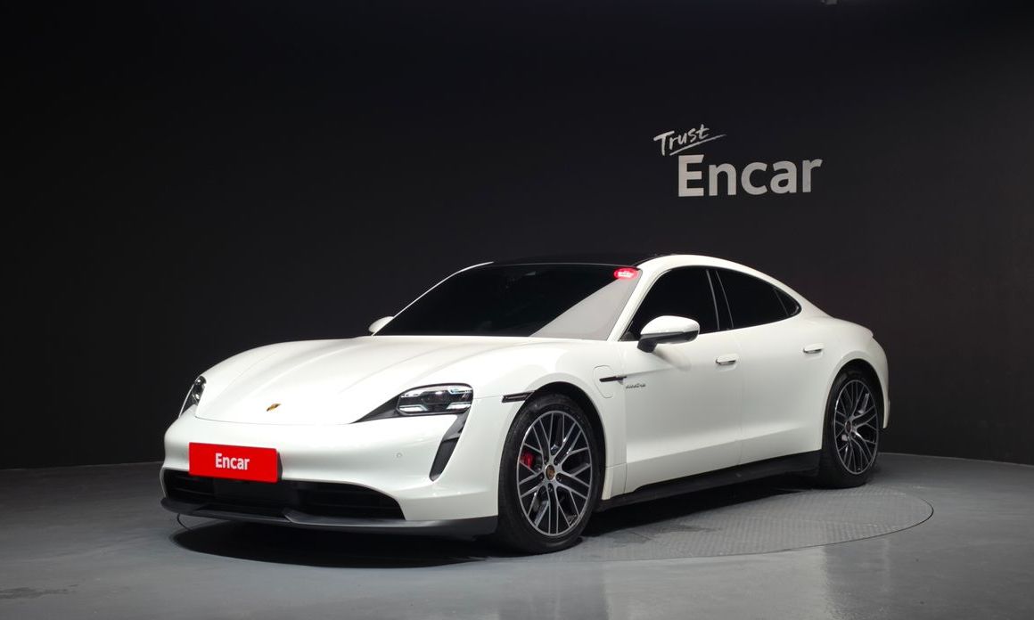 Porsche Taycan 2021