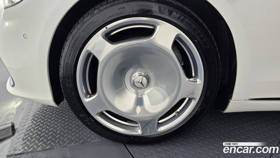 Mercedes-Benz S-Class 2023