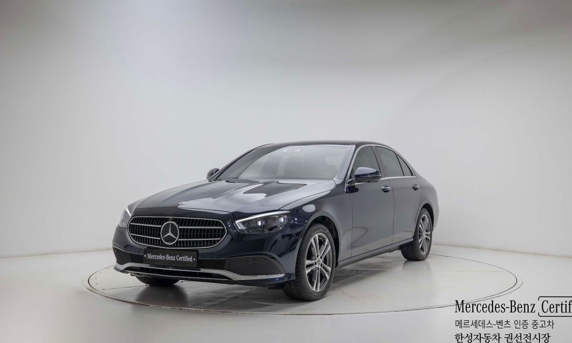 Mercedes-Benz E-Class 2022