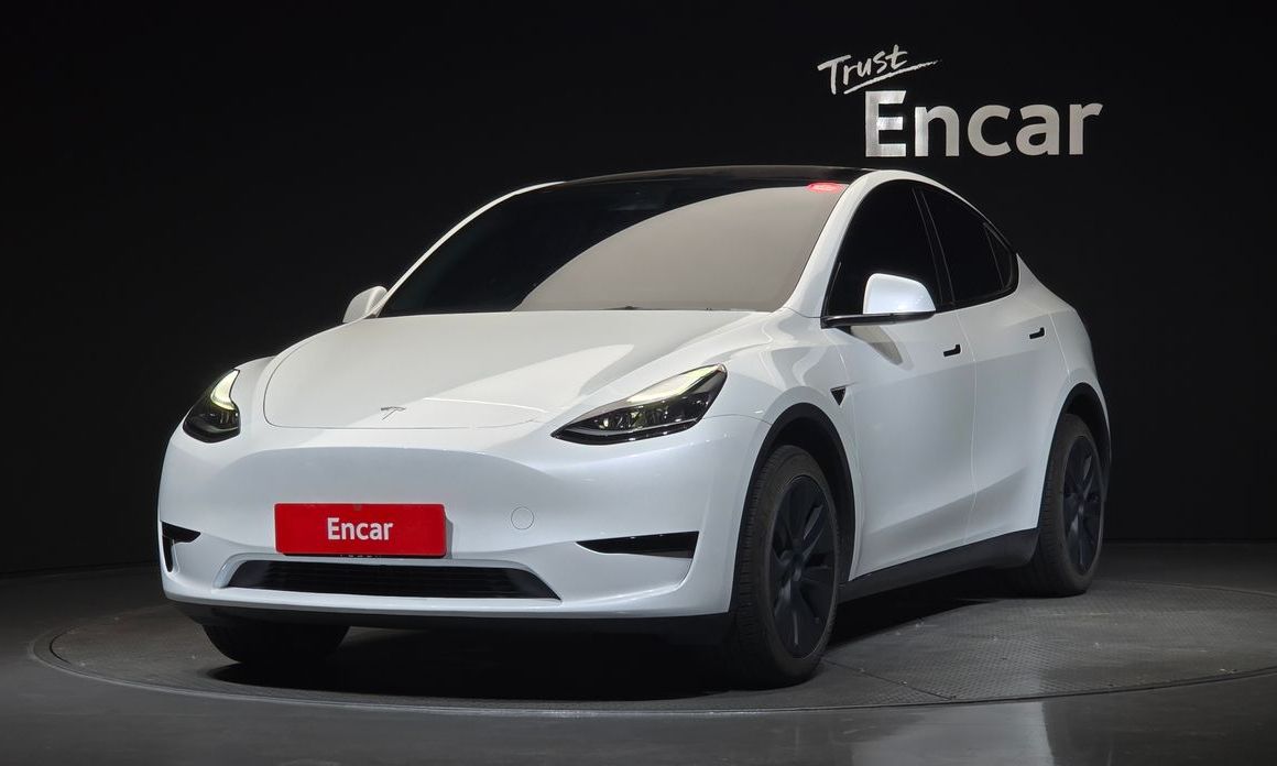 Tesla Model Y 2024