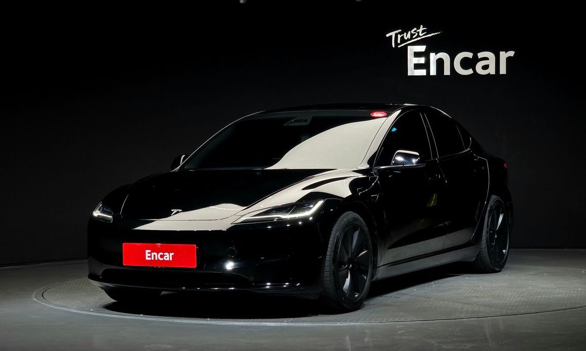 Tesla Model 3 2024