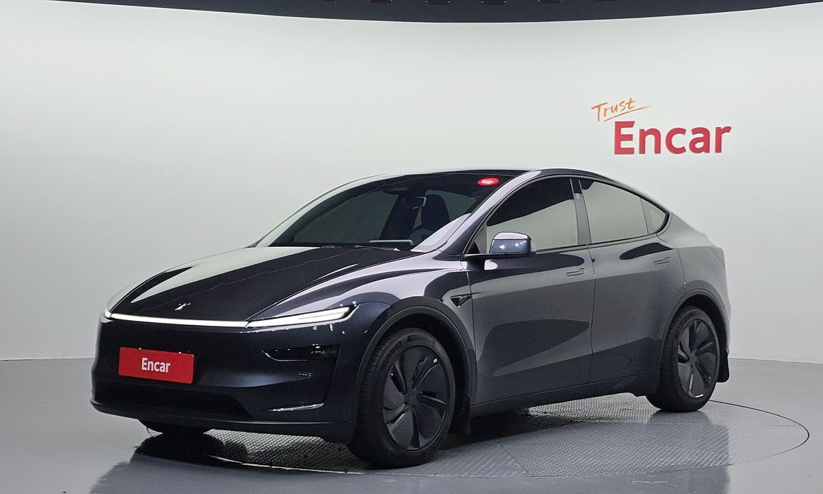 Tesla Model Y 2025