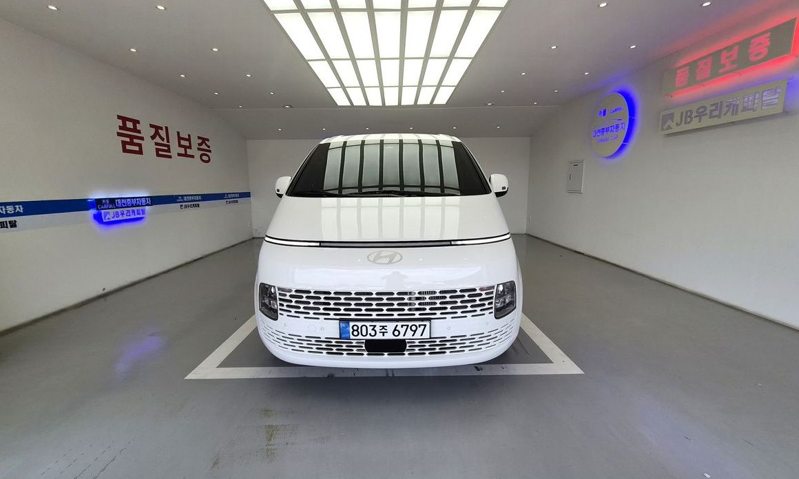Hyundai Staria 2025
