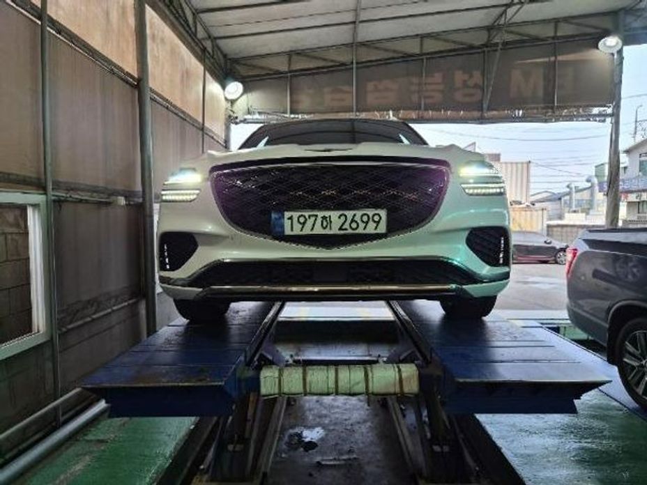 Genesis GV70 2025