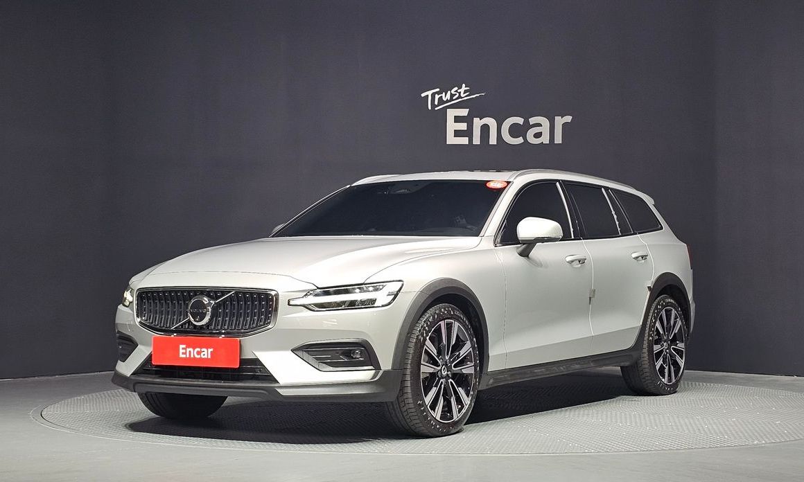 Volvo V60 2024