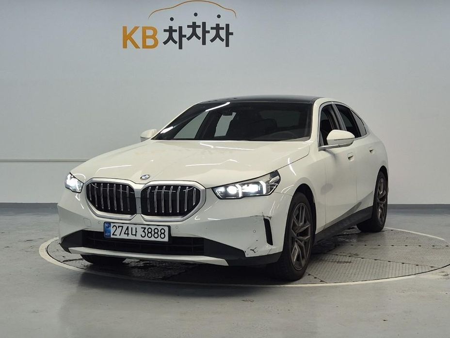 BMW 5-Series 2025