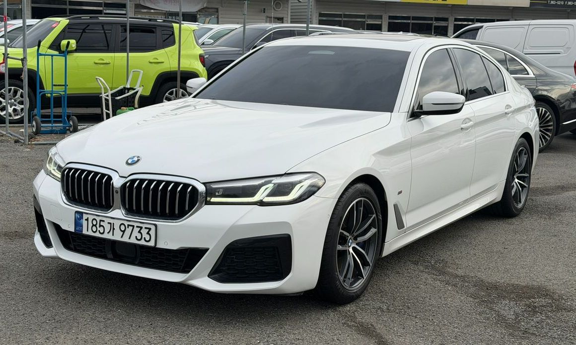 BMW 5-Series 2023