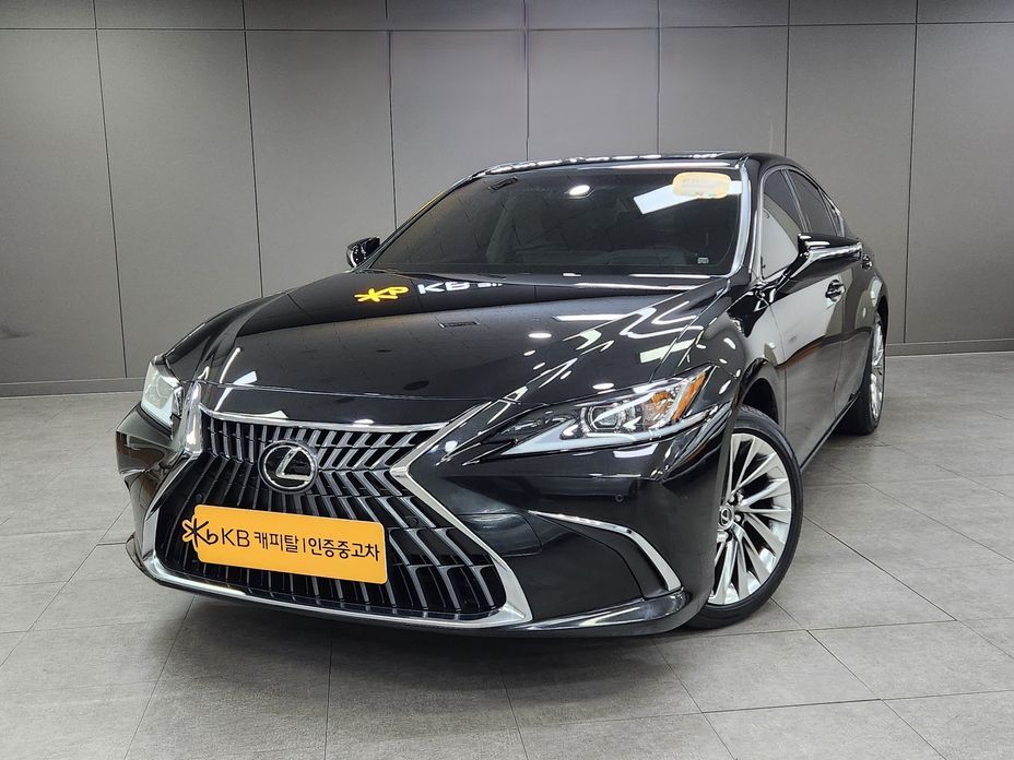 Lexus ES 2024