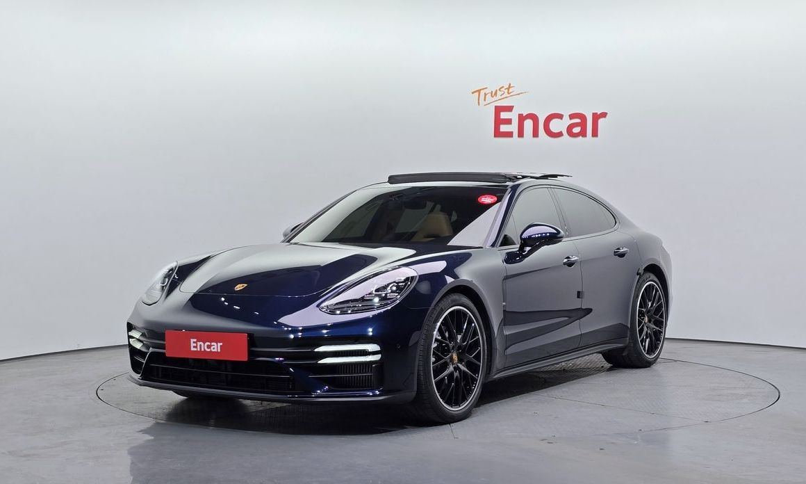 Porsche Panamera 2021