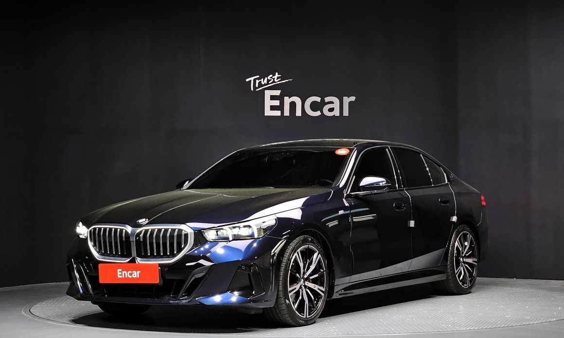 BMW 5-Series 2024