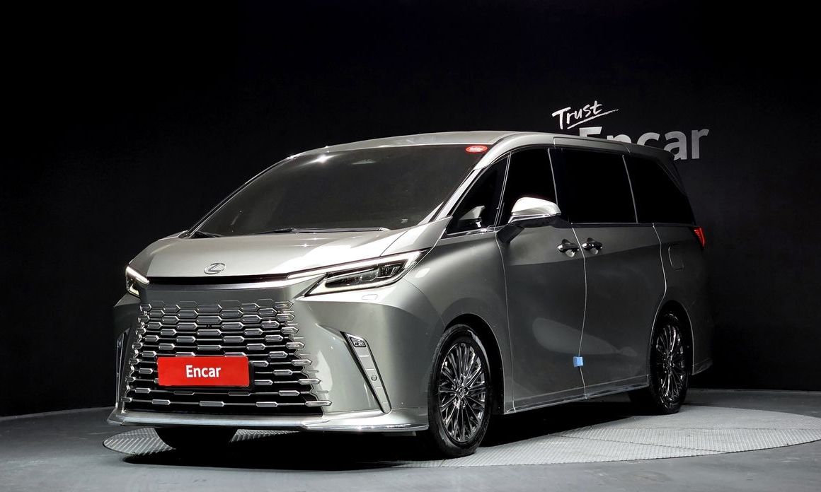 Lexus LM 2025