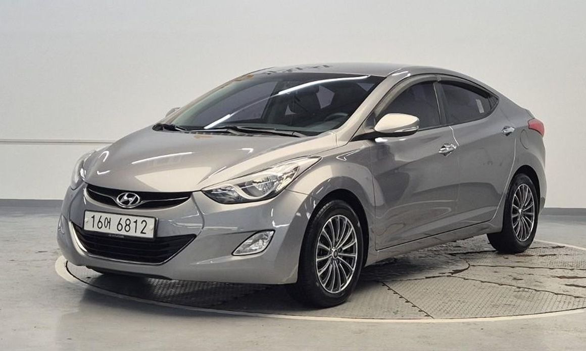 Hyundai AVANTE 2012