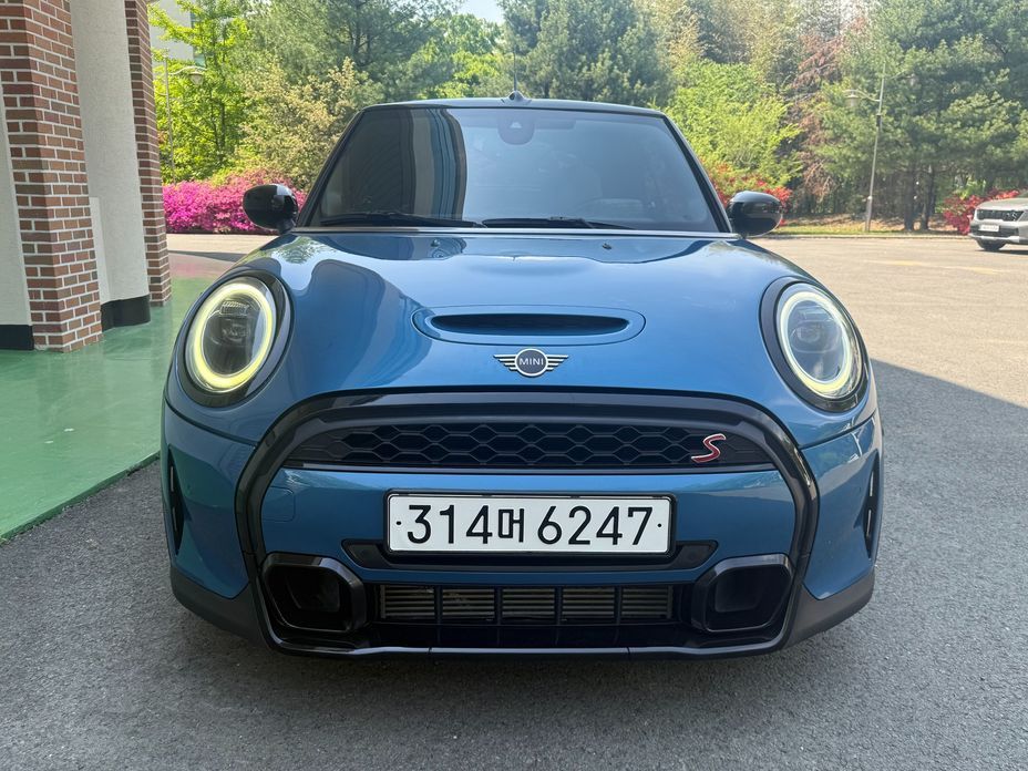 Mini Cooper Convertible 2023