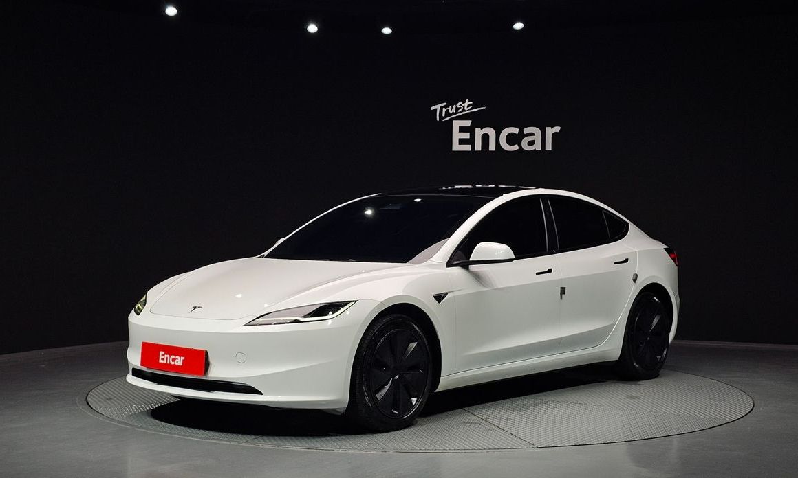Tesla Model 3 2024