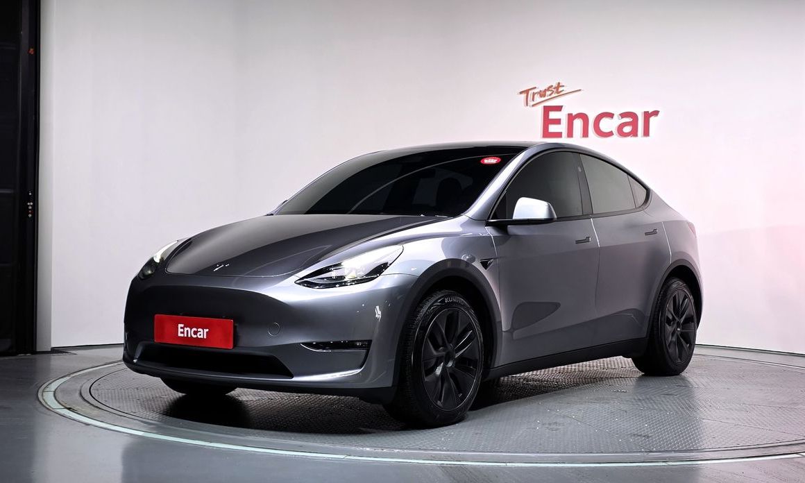 Tesla Model Y 2024