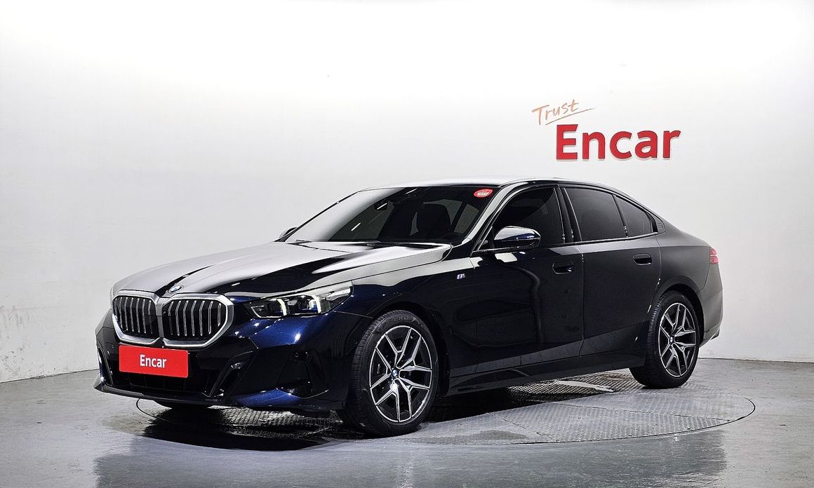 BMW 5-Series 2024