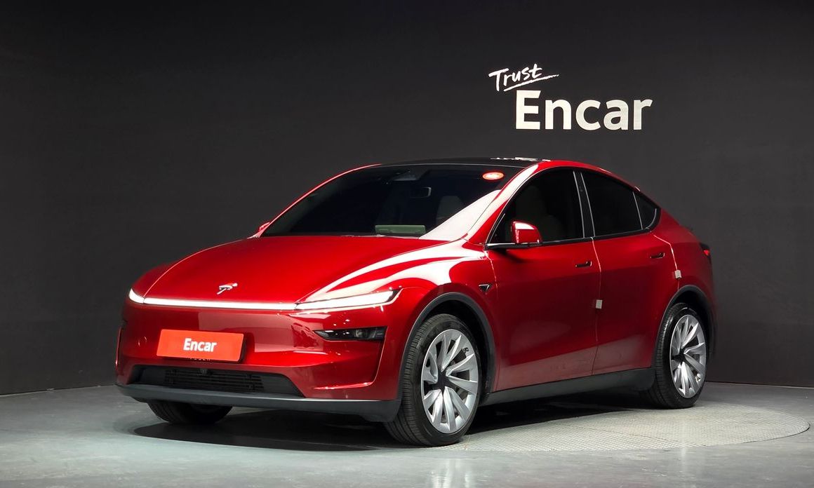 Tesla Model Y 2025