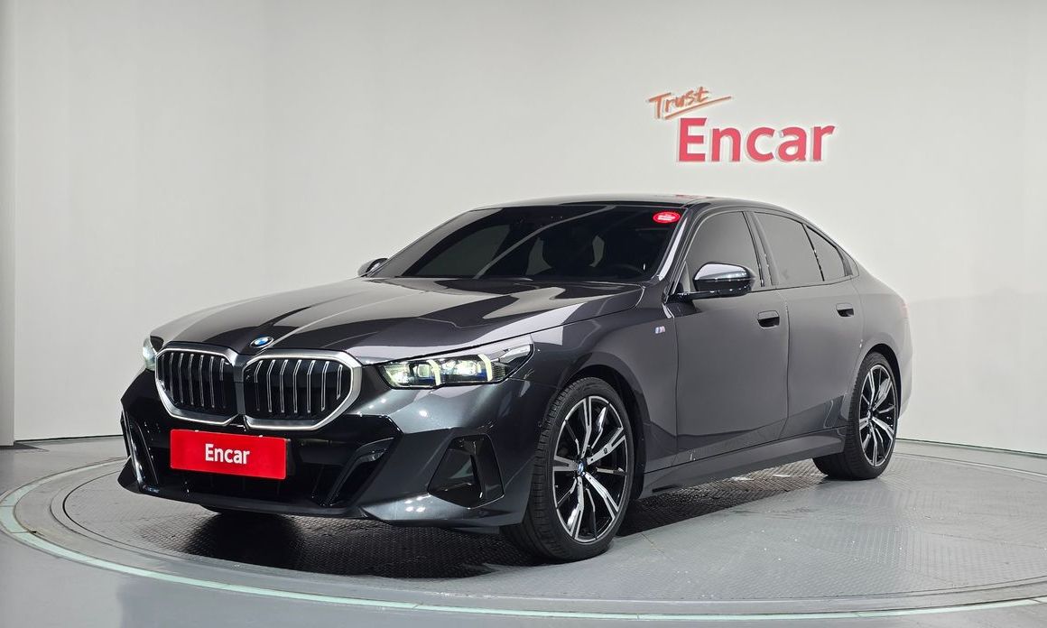 BMW 5-Series 2024