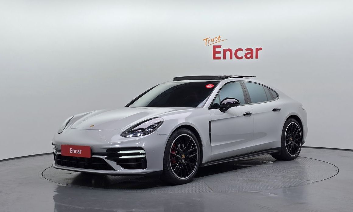 Porsche Panamera 2021