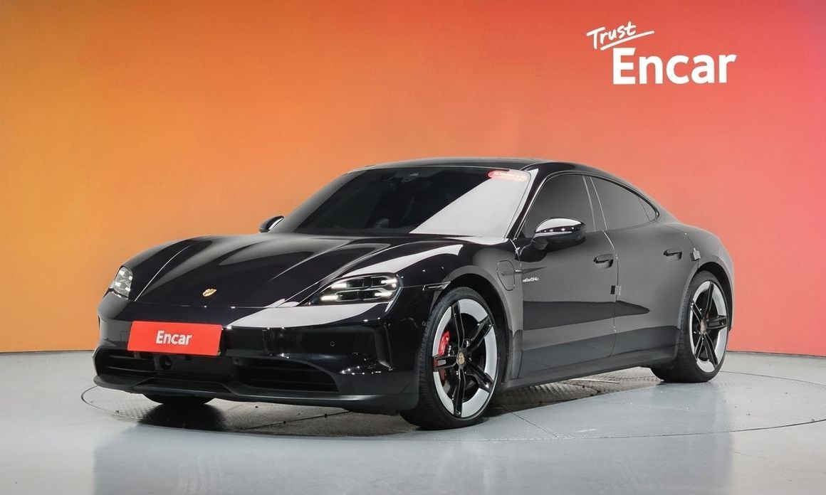 Porsche Taycan 2025