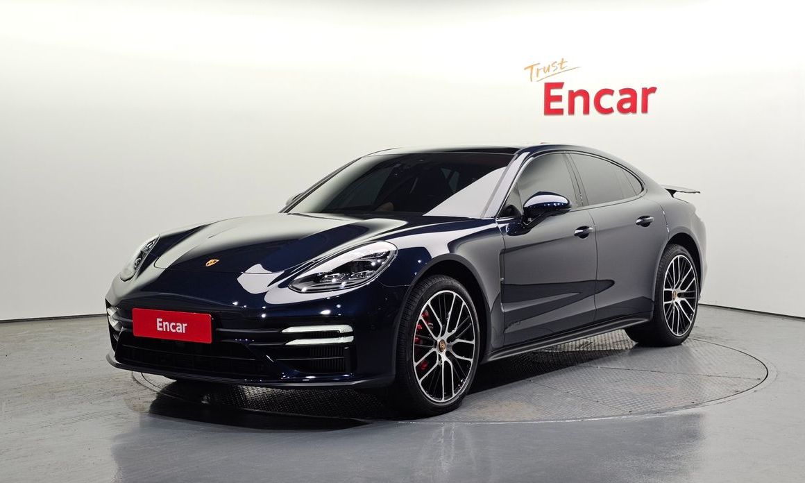 Porsche Panamera 2021