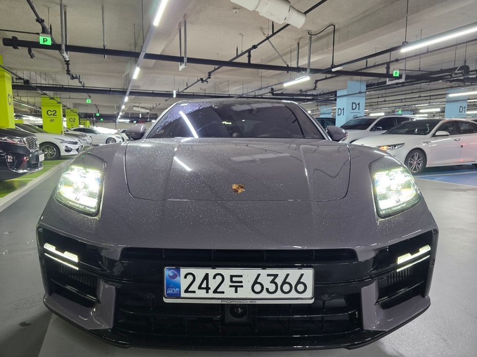 Porsche Panamera 2025