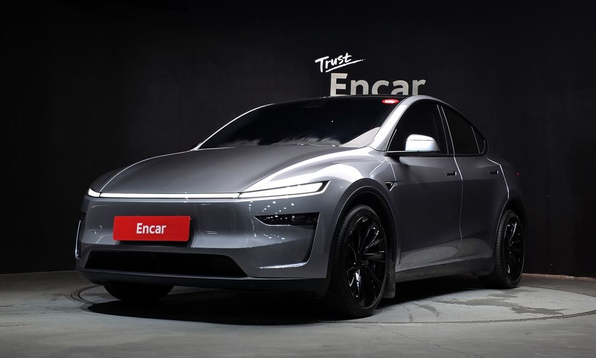 Tesla Model Y 2025