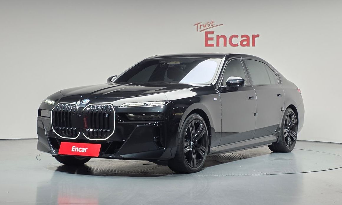 BMW i7 2024