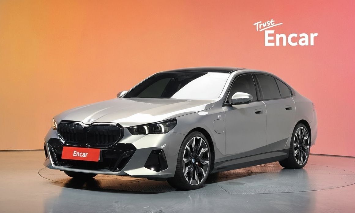 BMW 5-Series 2025
