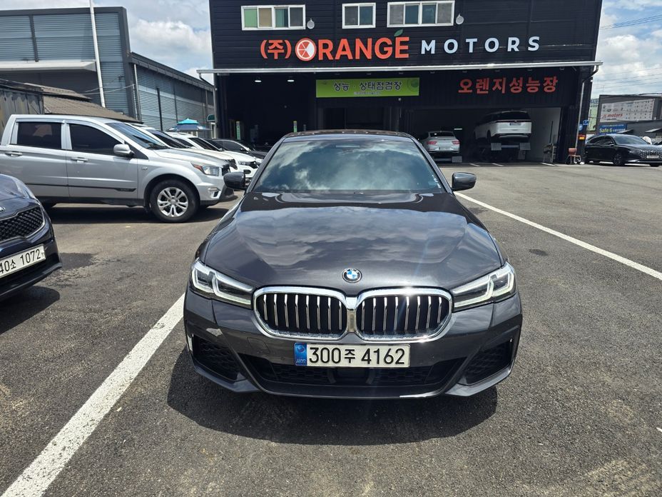 BMW 5-Series 2022