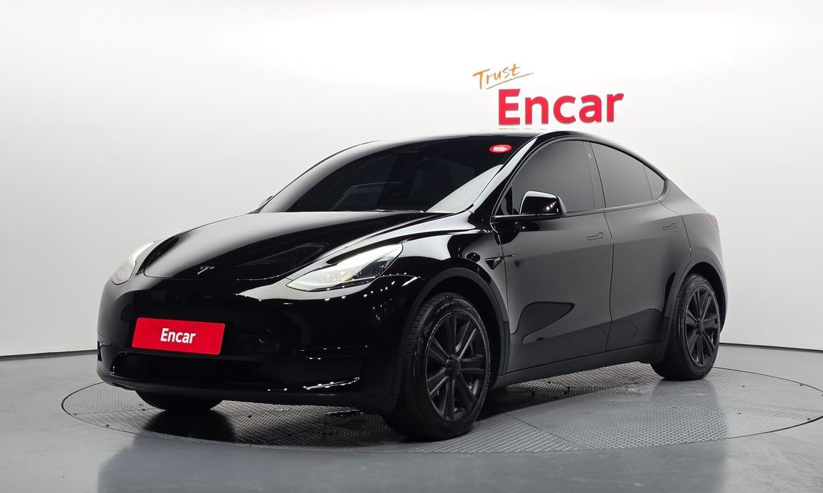 Tesla Model Y 2024