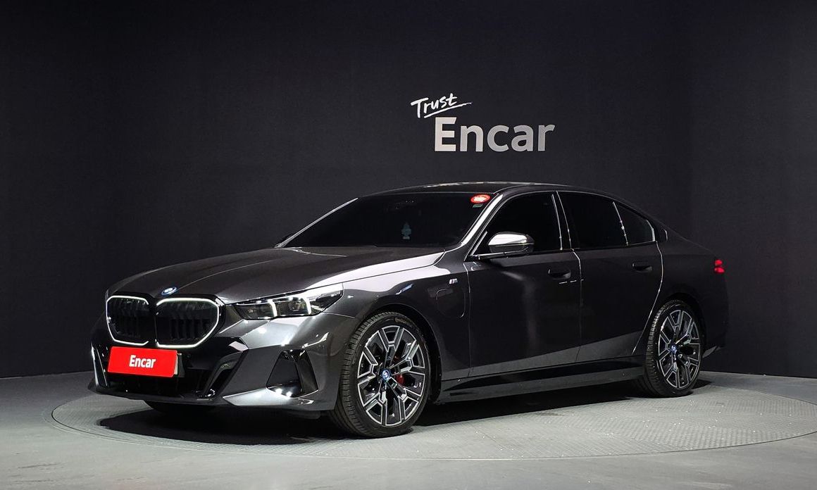 BMW 5-Series 2025
