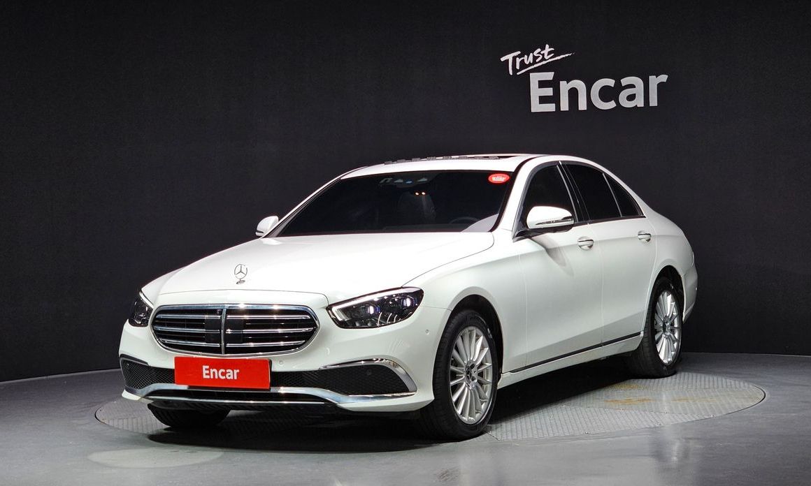 Mercedes-Benz E-Class 2023