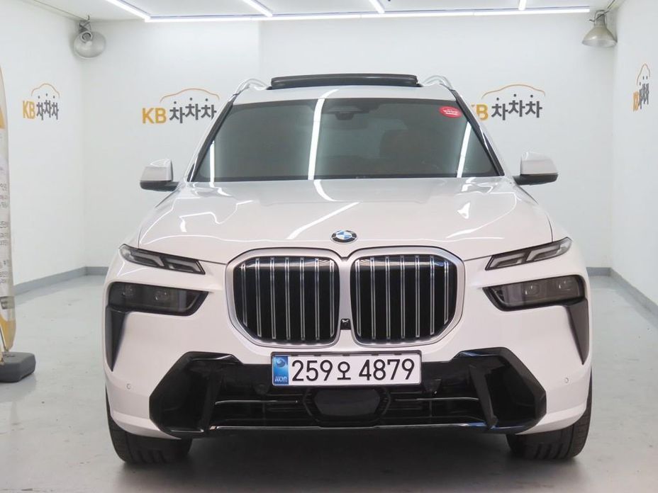 BMW X7 2025