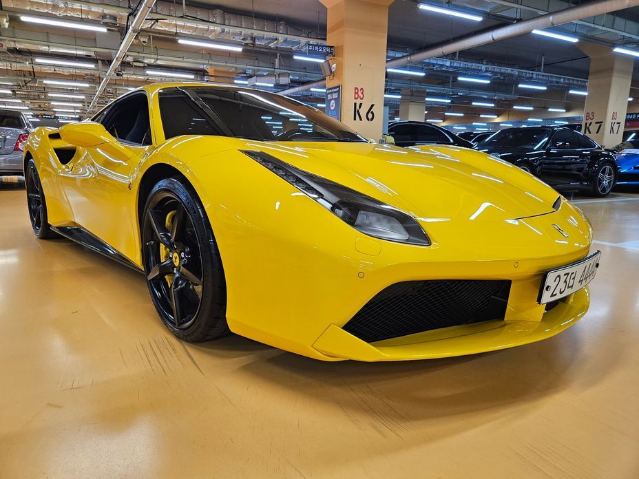 Ferrari 488 2018