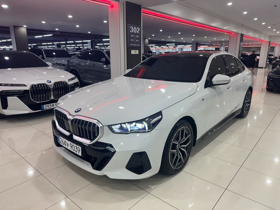 BMW 5-Series 2025