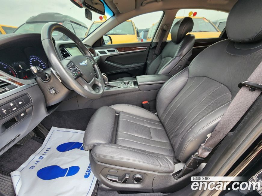 Hyundai Genesis 2014