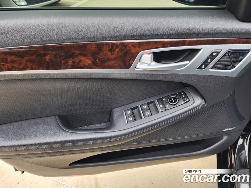 Hyundai Genesis 2014