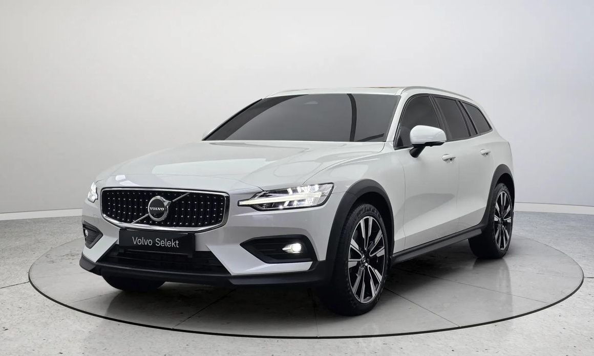 Volvo V60 2024