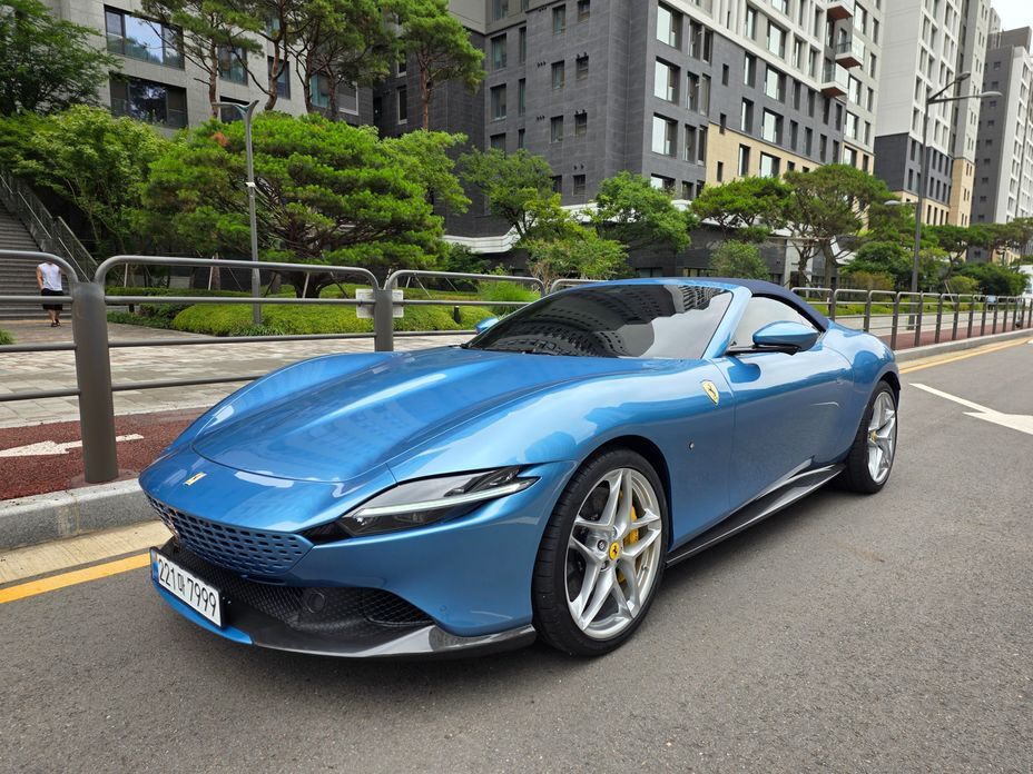 Ferrari Roma 2025